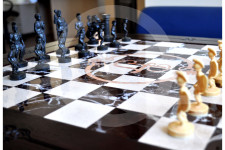шахматный стол